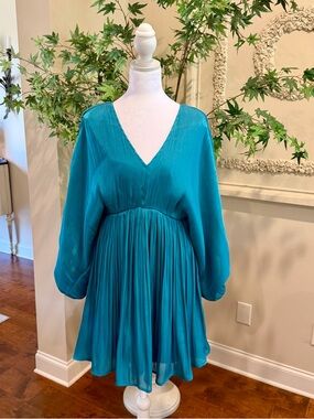 Jodifl Boutique Teal V-Neck Pleated Mini Dress Size S